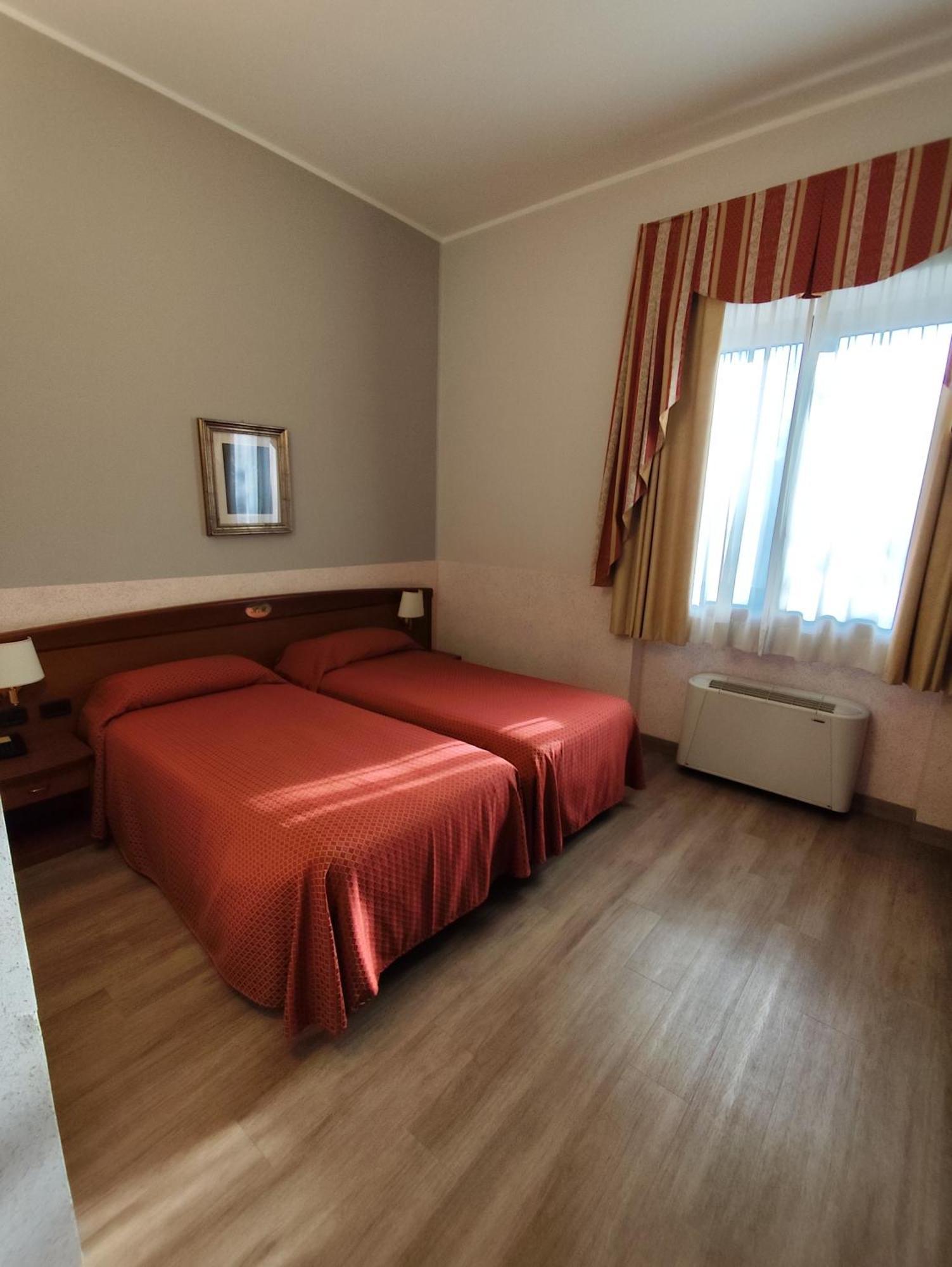 Hotel Majestic San Giuliano Milanese Eksteriør billede