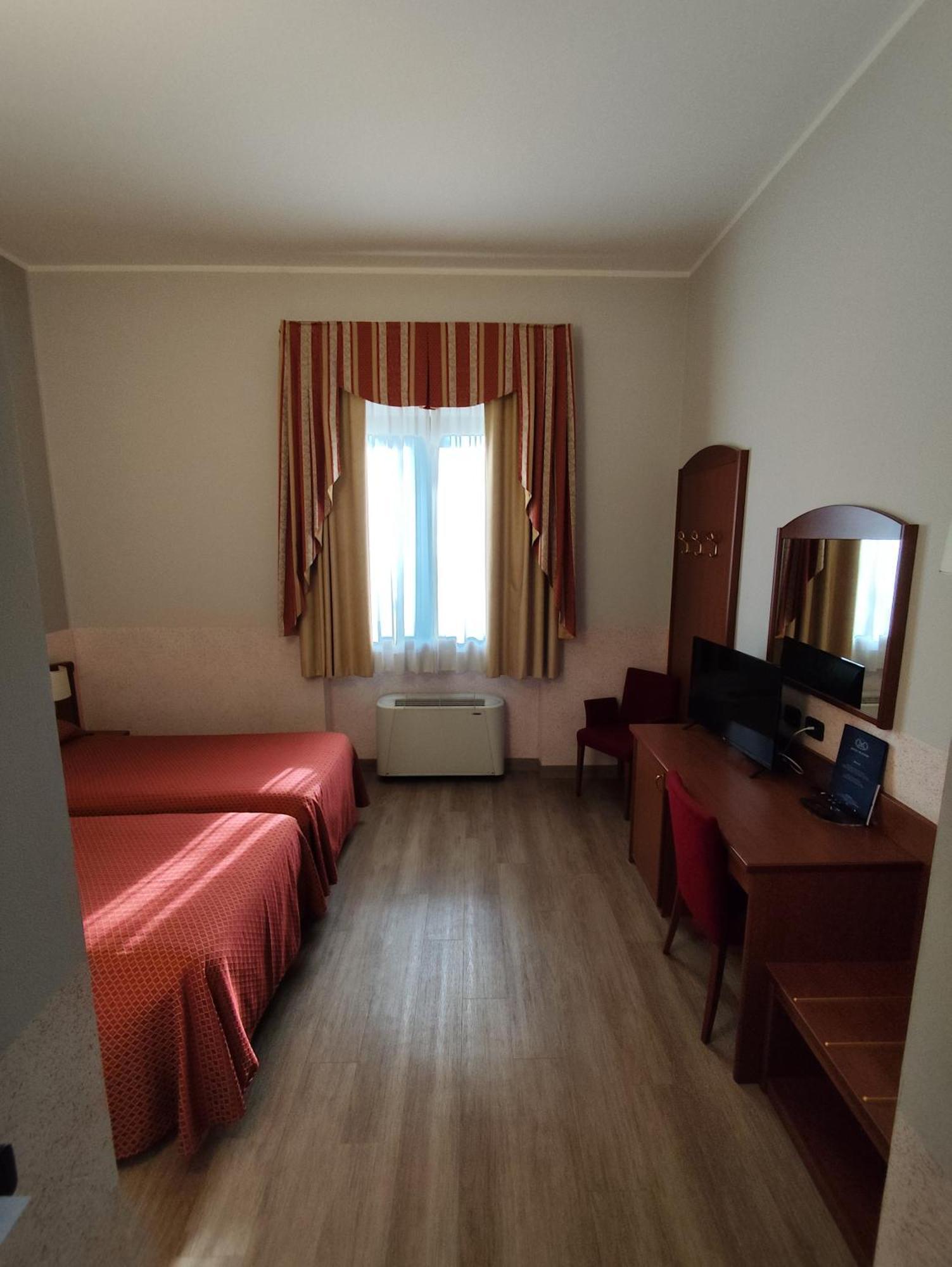 Hotel Majestic San Giuliano Milanese Eksteriør billede