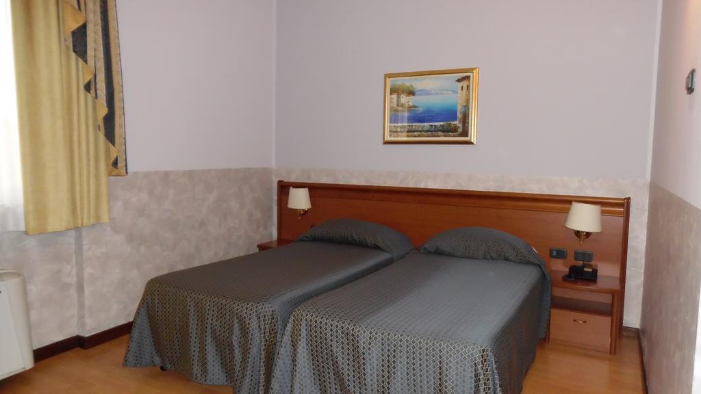 Hotel Majestic San Giuliano Milanese Eksteriør billede